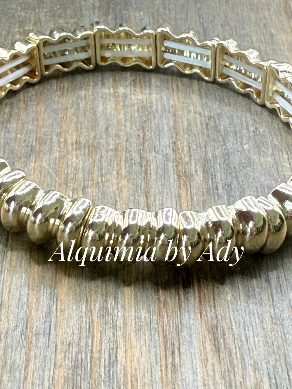 STATEMENT Gold shell 🐚  bracelet